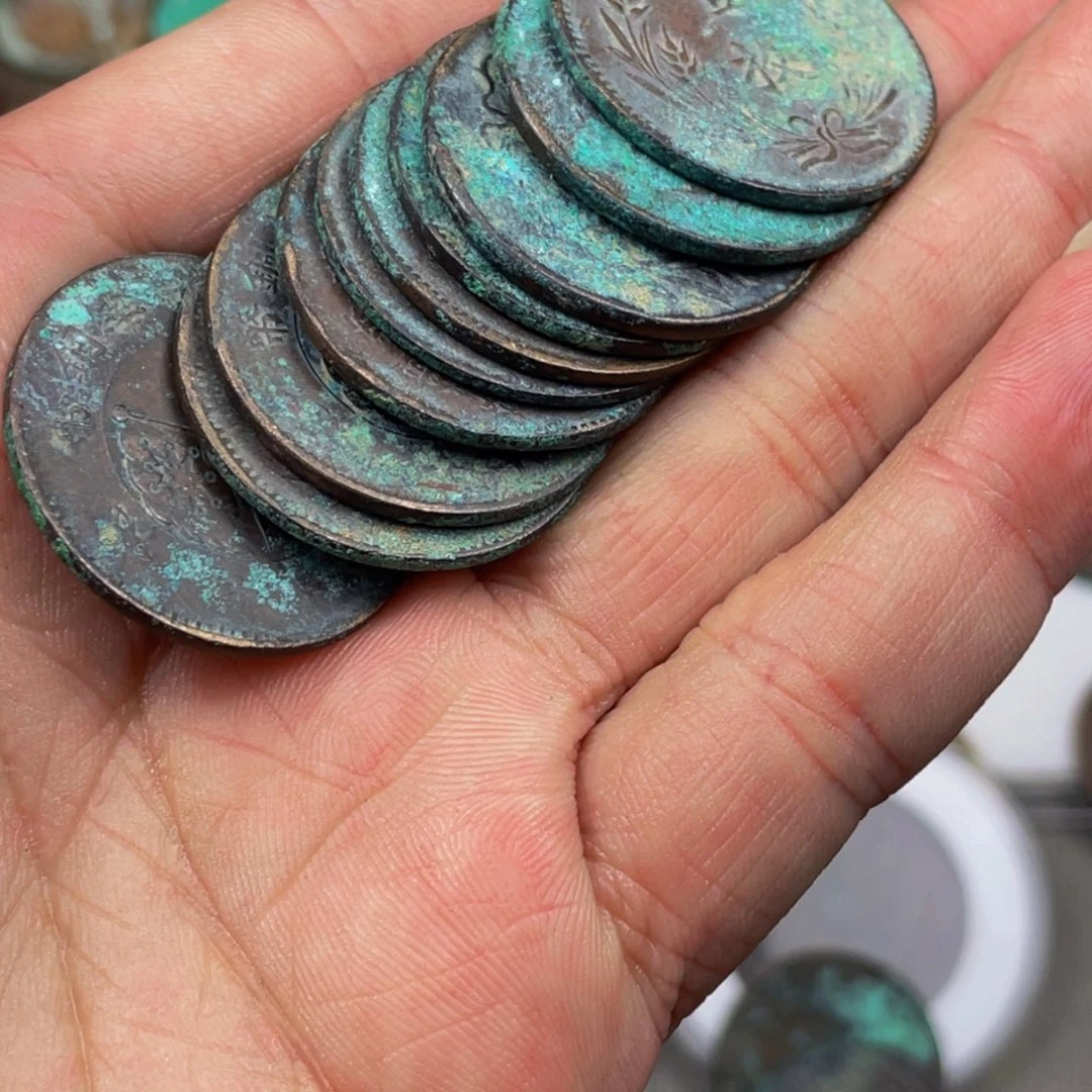 用**白一枚铜板，10个