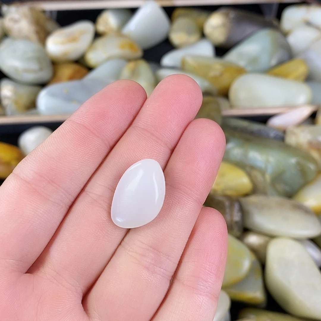 淄***司和田玉未镶嵌珠宝奇石