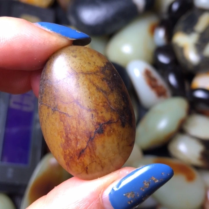 和田玉未镶嵌珠宝奇石