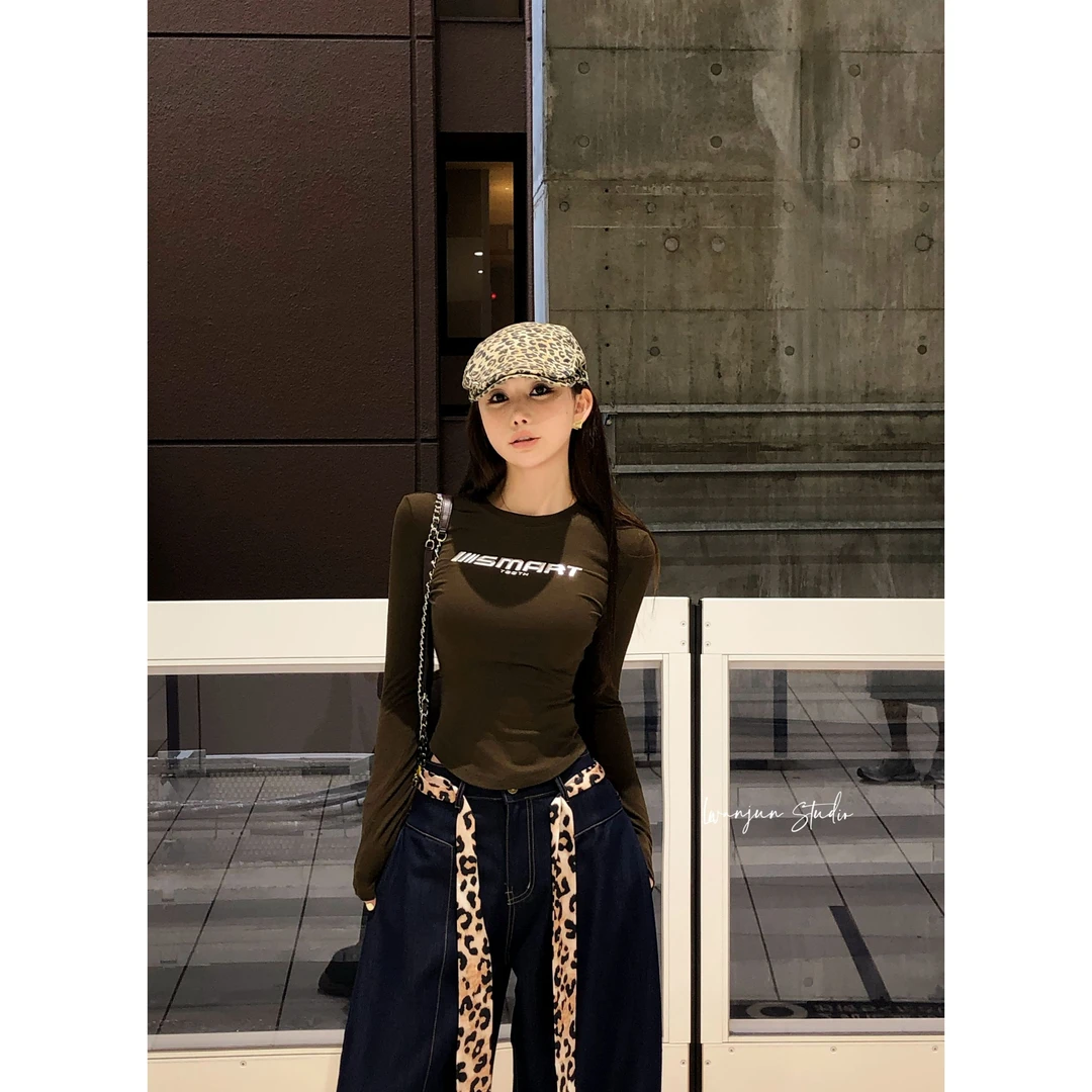 【婉君】秋款美式辣妹设计感长袖字母印花打底衫上衣LWJ24C3T1450