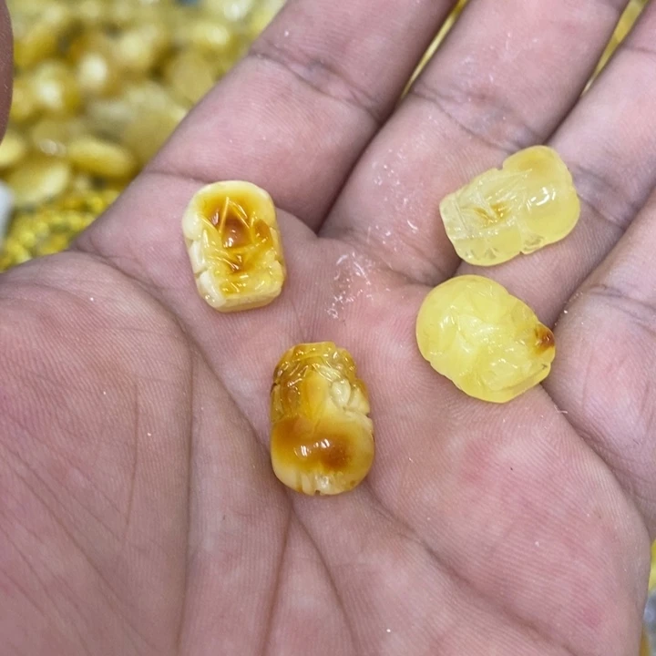 蜜蜡未镶嵌裸石多样性发货其一