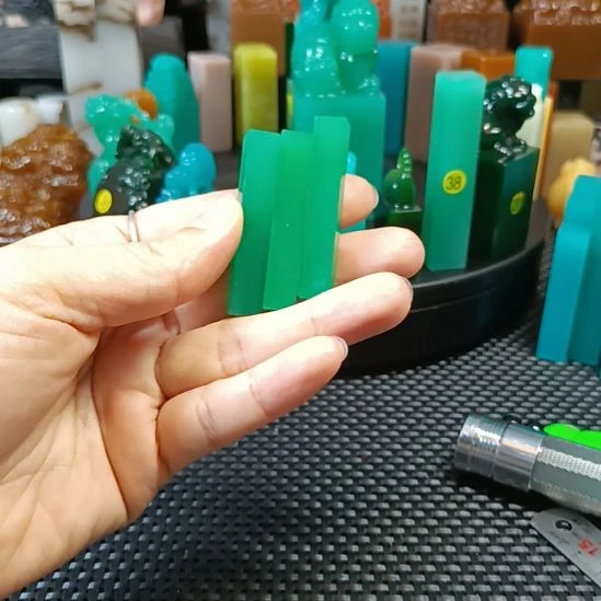 寿山石印石雅安绿牙签章
