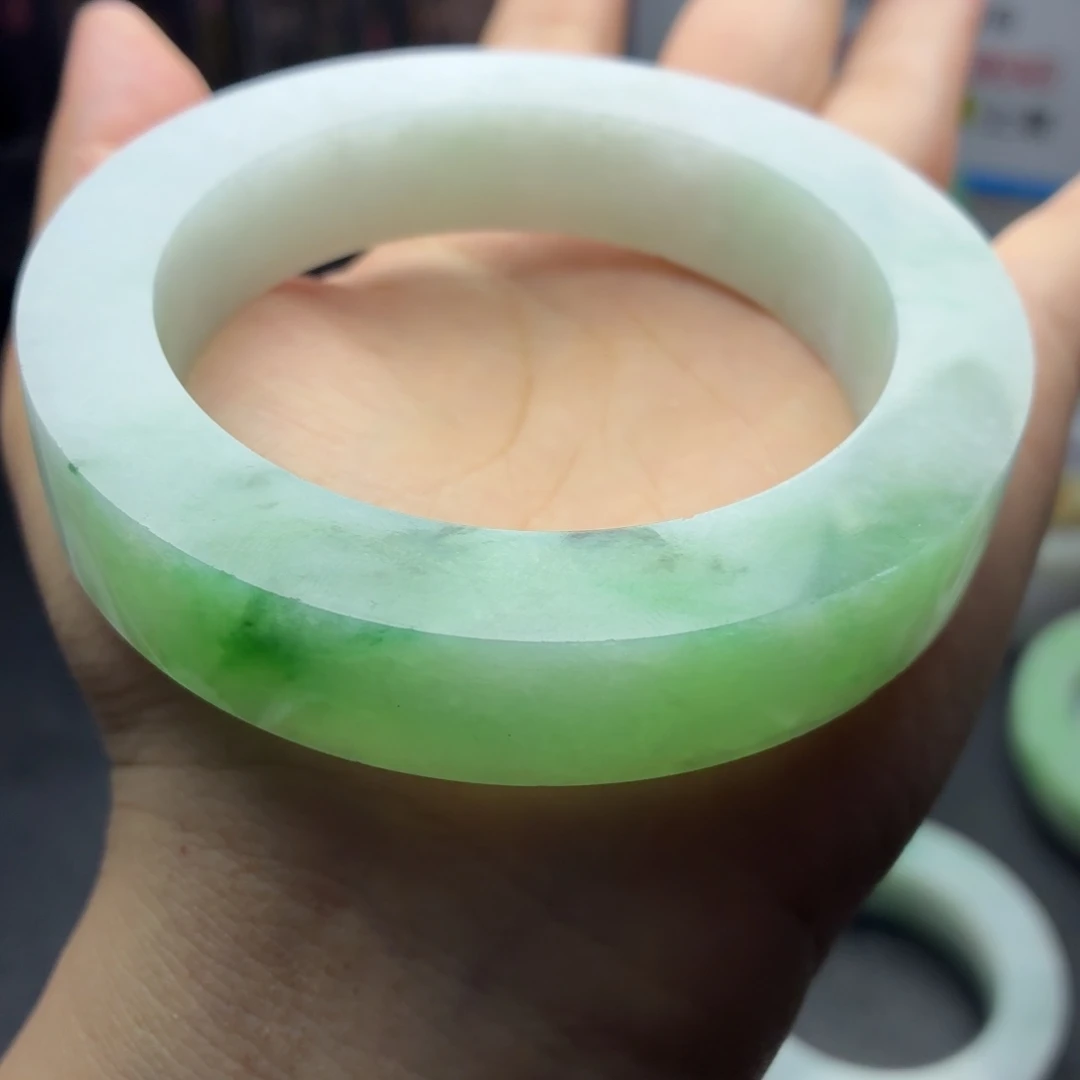 用***0定制翡翠未镶嵌缅A翡翠多样性发一