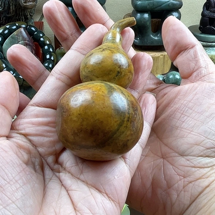 未镶嵌岫岩河磨玉（透闪石质玉）把件肥****师