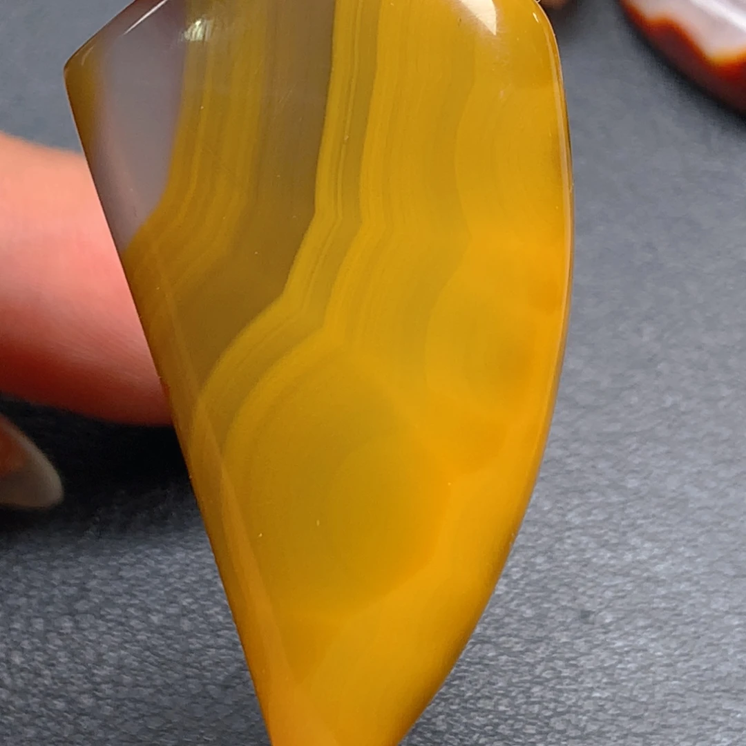 未镶嵌颈饰玛瑙/玉髓金**朵