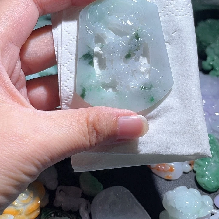 颈饰未镶嵌翡翠天