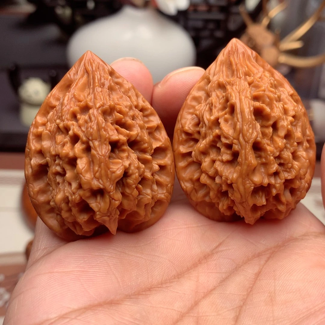 文玩核桃吊坠38.5十三陵鸡心巨重高炮10号