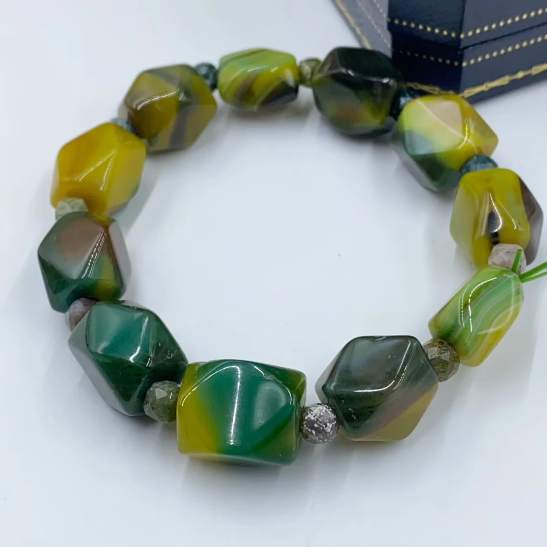 2812 金 缕 玉 衣手串多样性发货