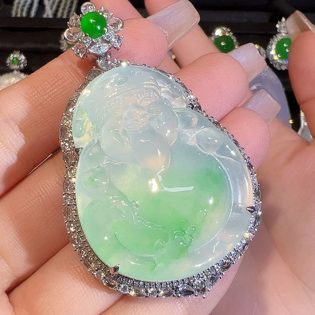 翡翠颈饰18K金镶嵌财神爷