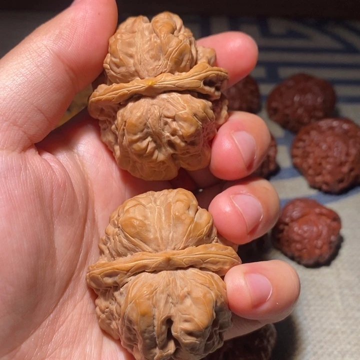 至***间把件文玩核桃45边蛤蟆头