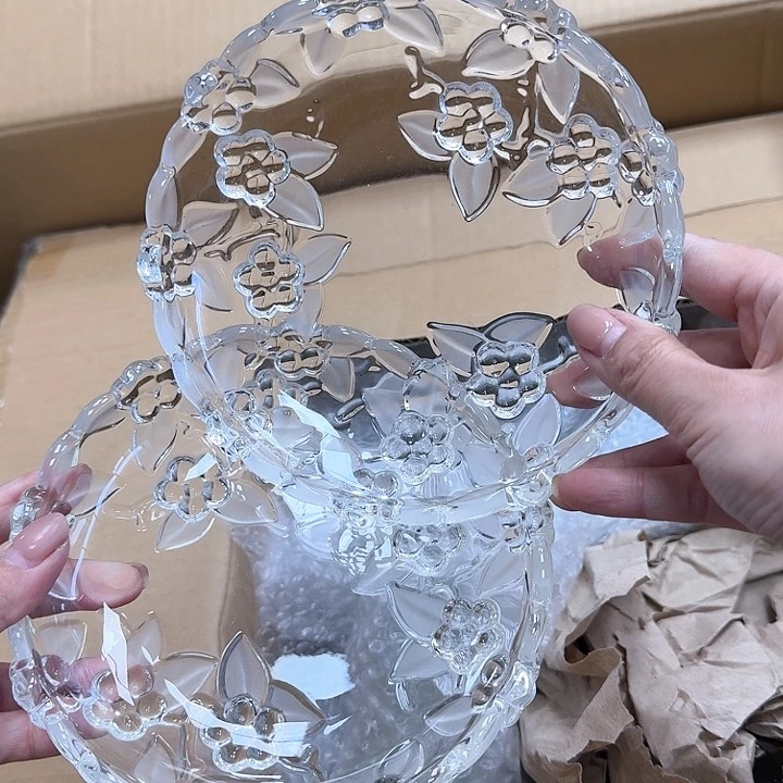 精品瓷器。