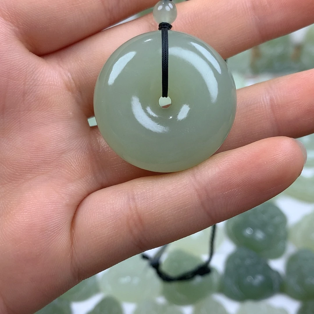 【闪购商品】颈饰未镶嵌和田玉