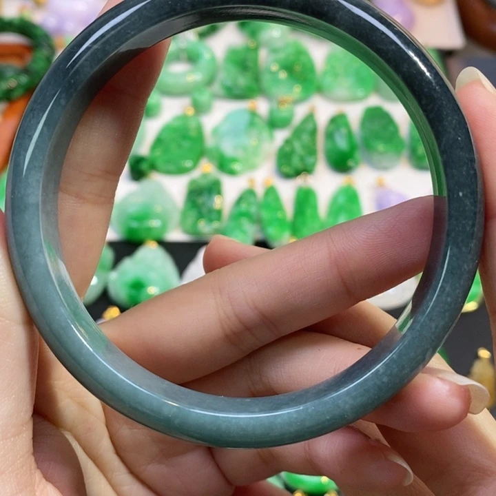 颈饰未镶嵌翡翠吊坠