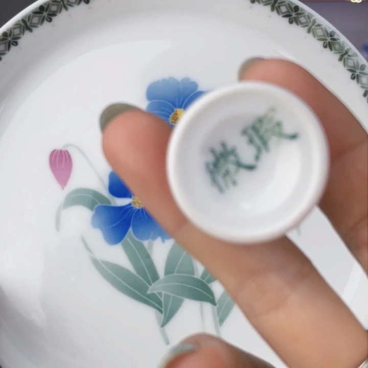 杯微瑕壶承手绘釉下彩