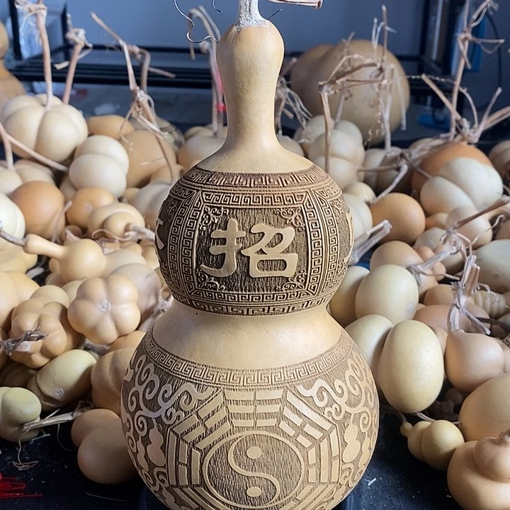 葫芦的颜色很好看带底座