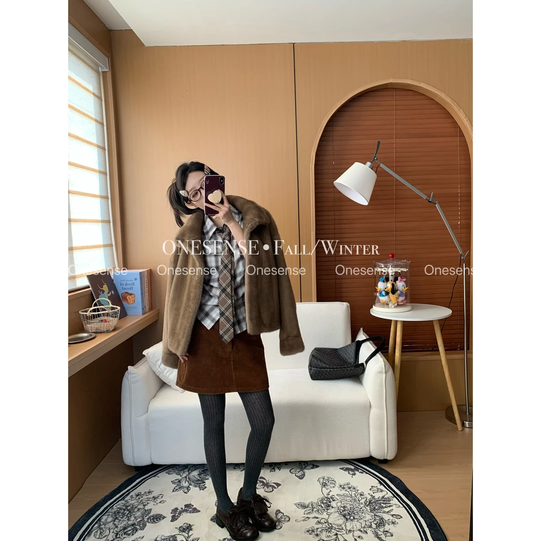 【万万家】2025新款设计师款韩版立领短款时尚百搭女装毛毛外套