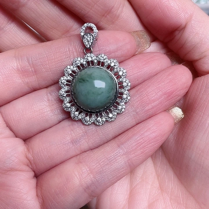 透闪石-蛇纹石玉颈饰银S925镶嵌亚*