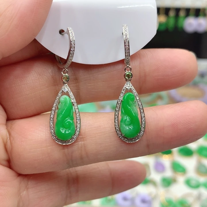 翡翠18K金镶嵌耳饰