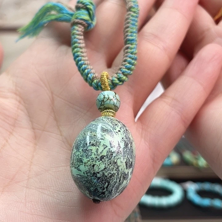 未镶嵌绿松石珠宝奇石