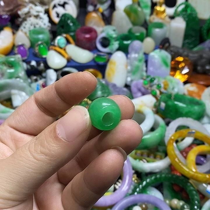 颈饰未镶嵌翡翠官方正规军回血放漏