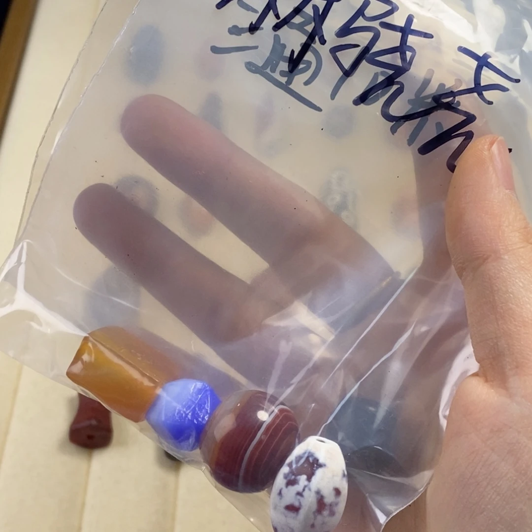 林***尧玛瑙/玉髓未镶嵌颈饰