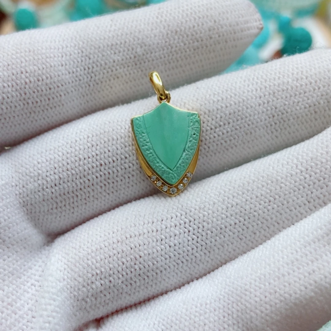 绿松石18K金镶嵌盾牌