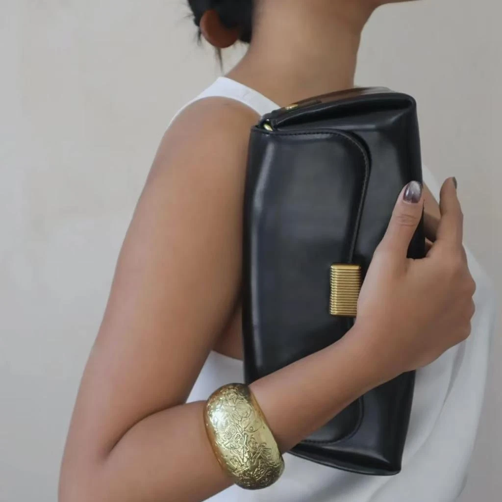 欧美风复古轻奢法棍包做旧单肩包单肩圆头黑色英伦厚底小众骑士包