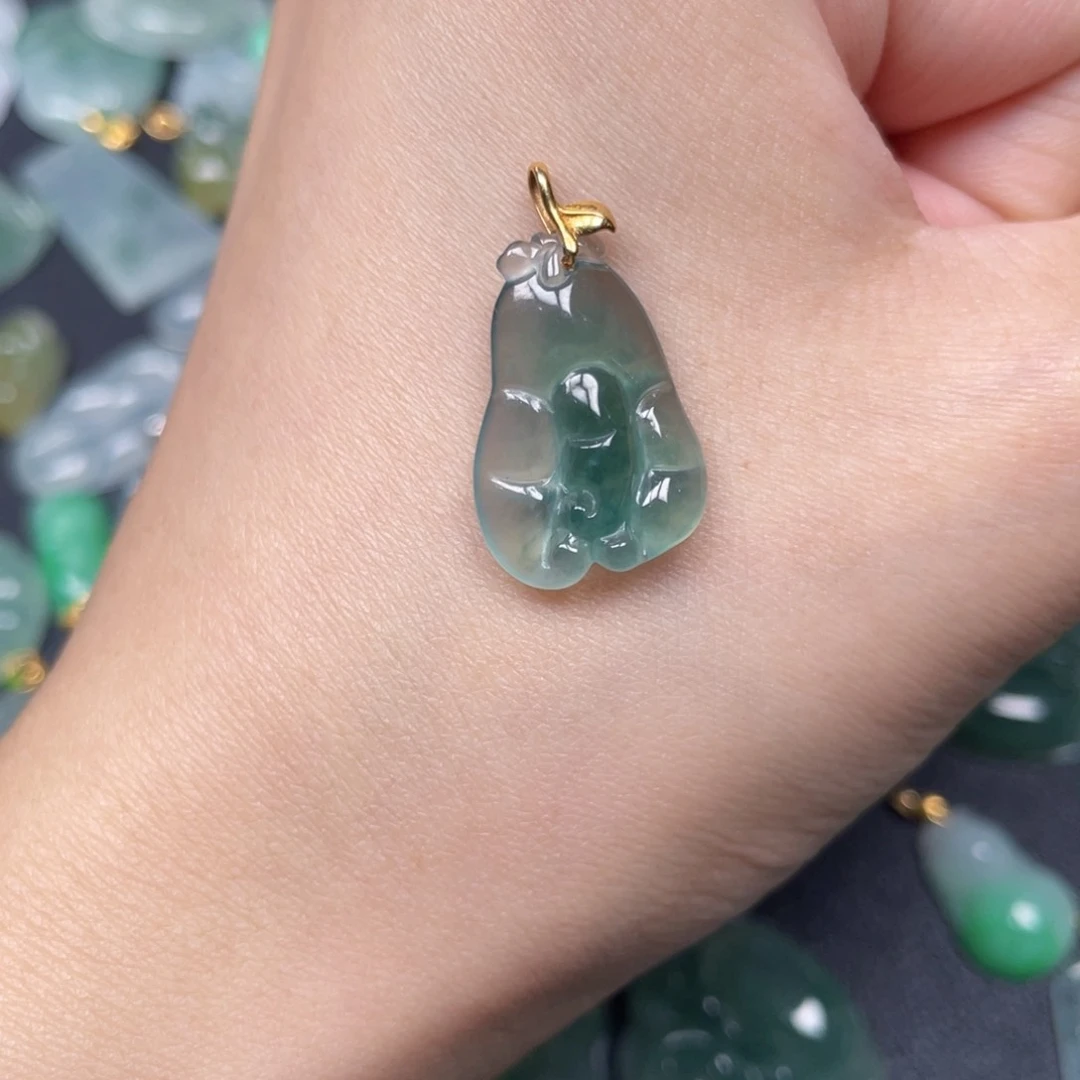 翡翠颈饰18K金镶嵌翡翠