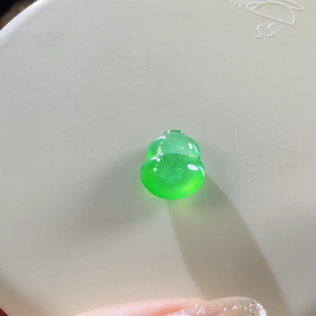 翡翠未镶嵌颈饰木纳葫芦