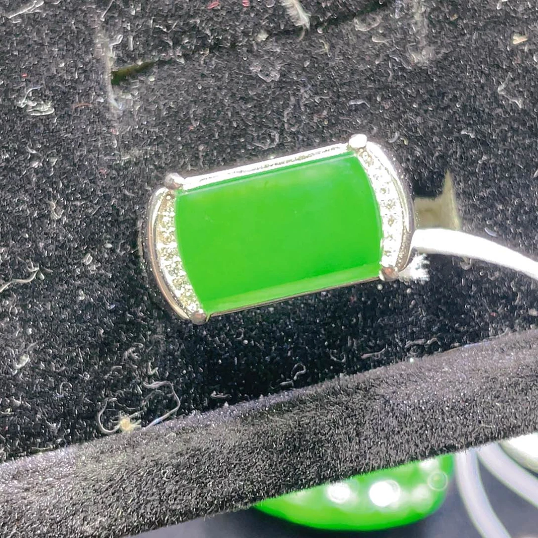 翡翠颈饰未镶嵌73，