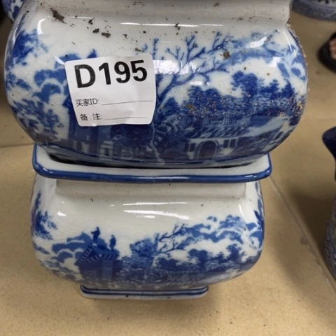 瓶简****着瑕疵瓷片。。。。。。。。。。。。。