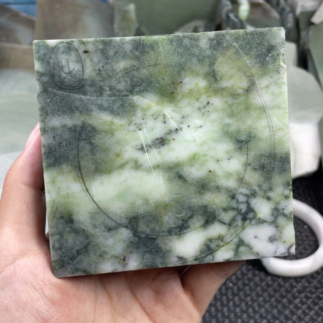 独山玉未镶嵌手镯