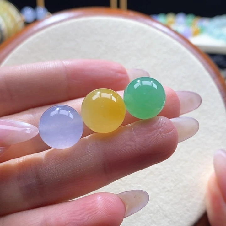 翡翠未镶嵌颈饰翡翠三彩色珠