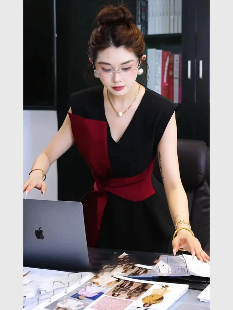 高端欧货洋气上衣小众不撞款轻奢高级感炸街减龄红色拼接马甲女夏