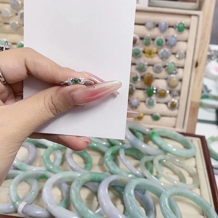 翡翠未镶嵌颈饰天然翡翠Ａ货