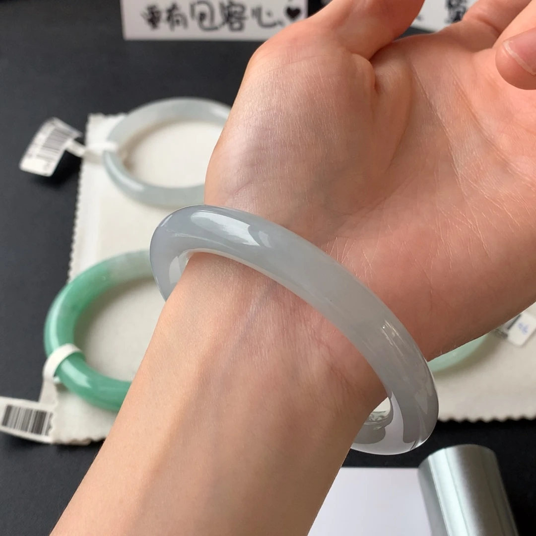 翡翠未镶嵌手镯54.6圆条