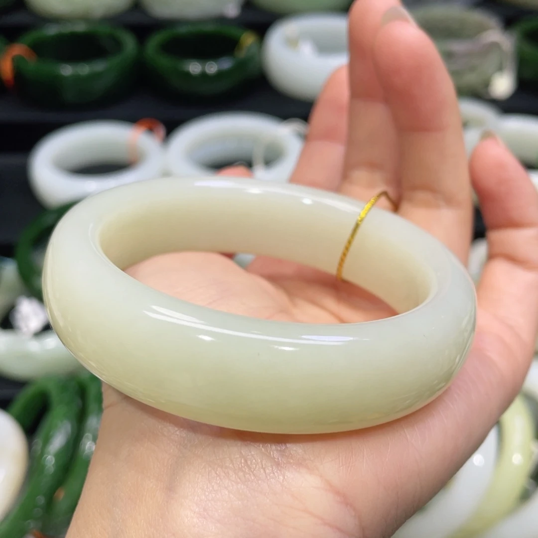 未镶嵌手镯和田玉69