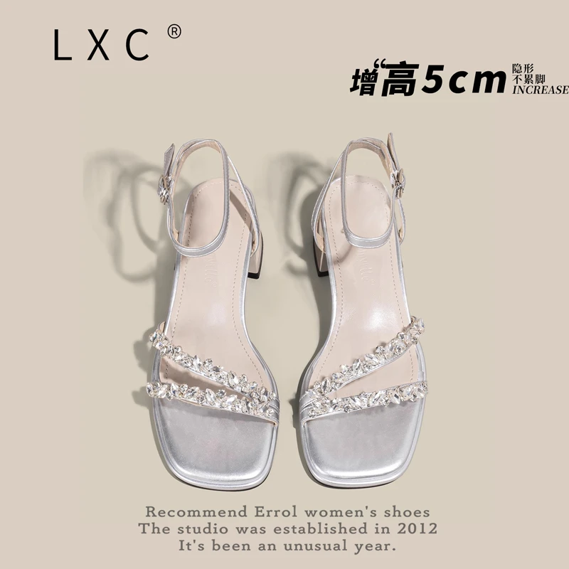 法式水钻一字带凉鞋女夏新款银色仙女风露趾粗跟高跟凉鞋方头气质
