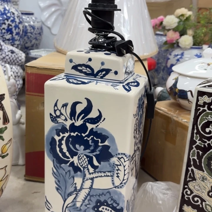 微瑕青花瓷器值得购买