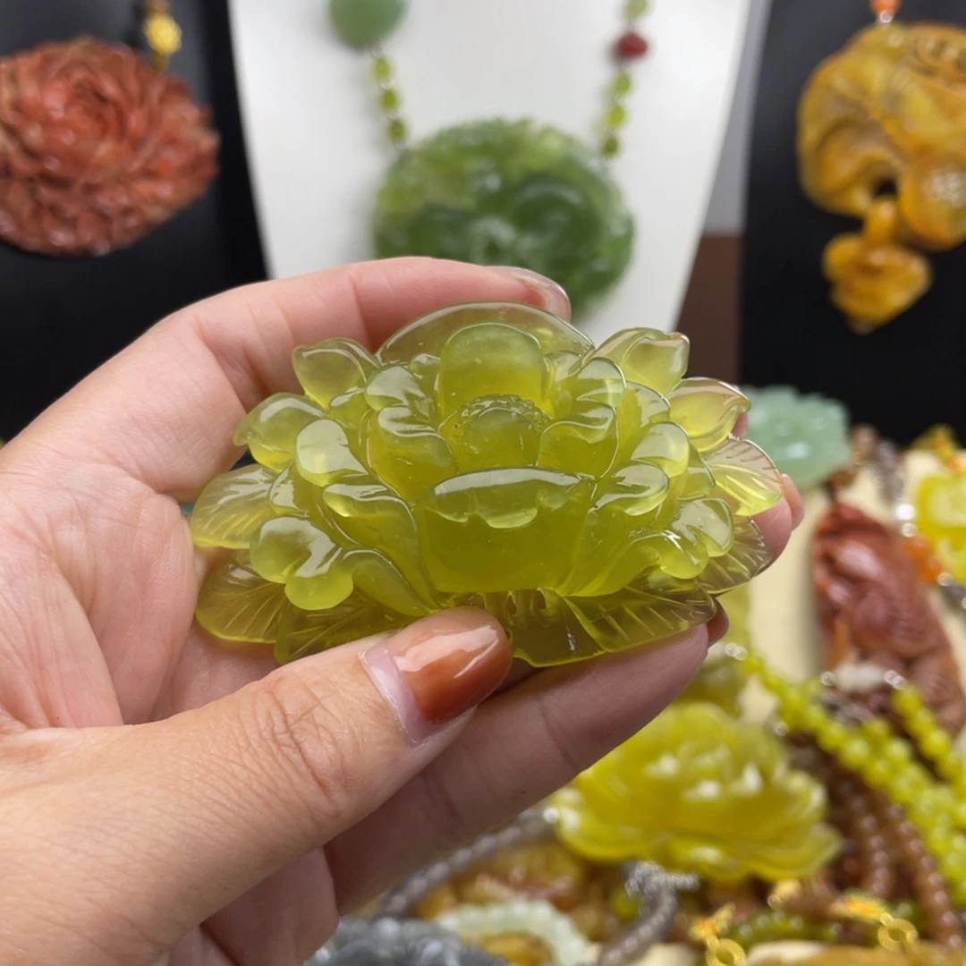 未镶嵌蛇纹石玉颈饰