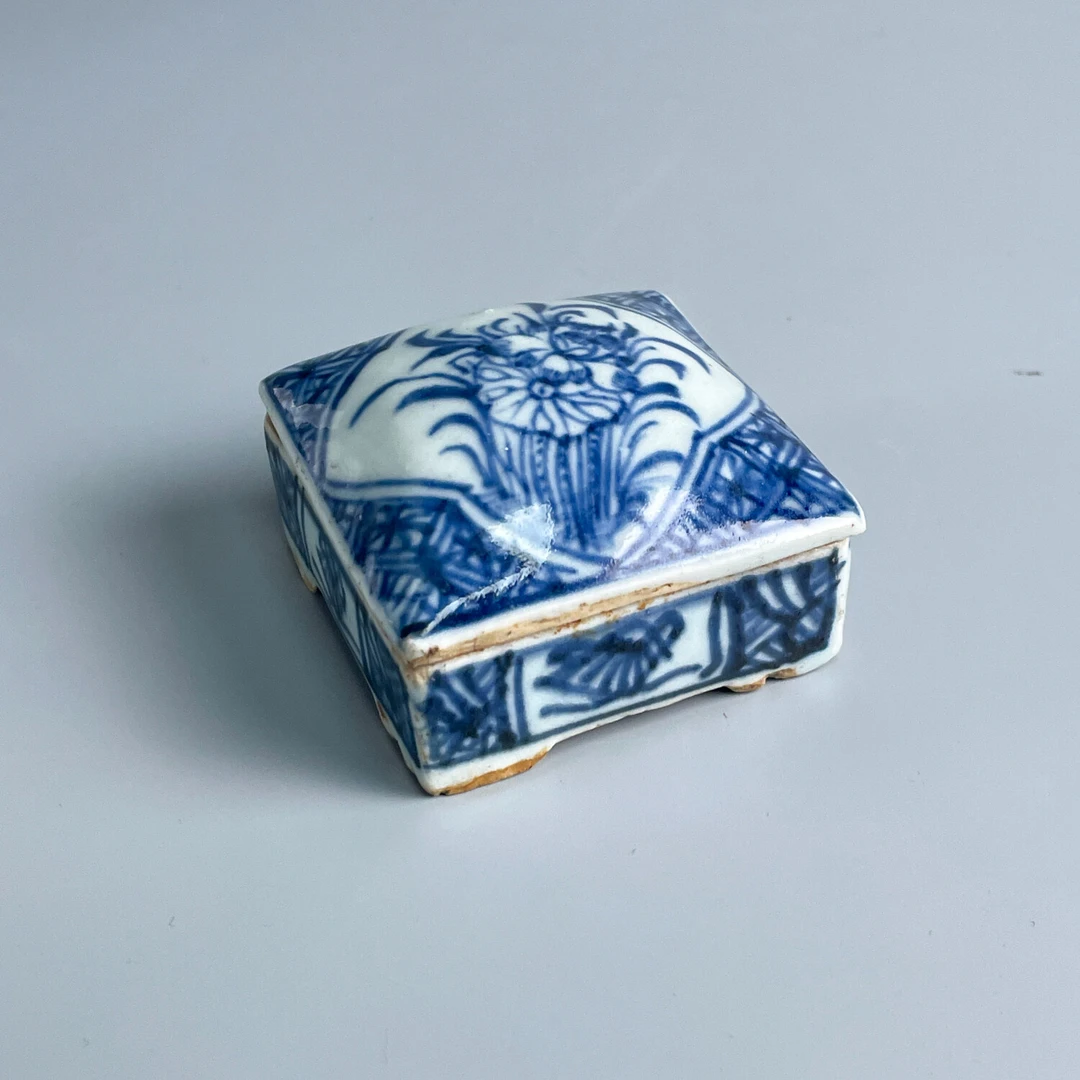 瓷器/古董清乾隆青花花卉纹四方盖盒M2XLR000F59收藏/文物/绣花张