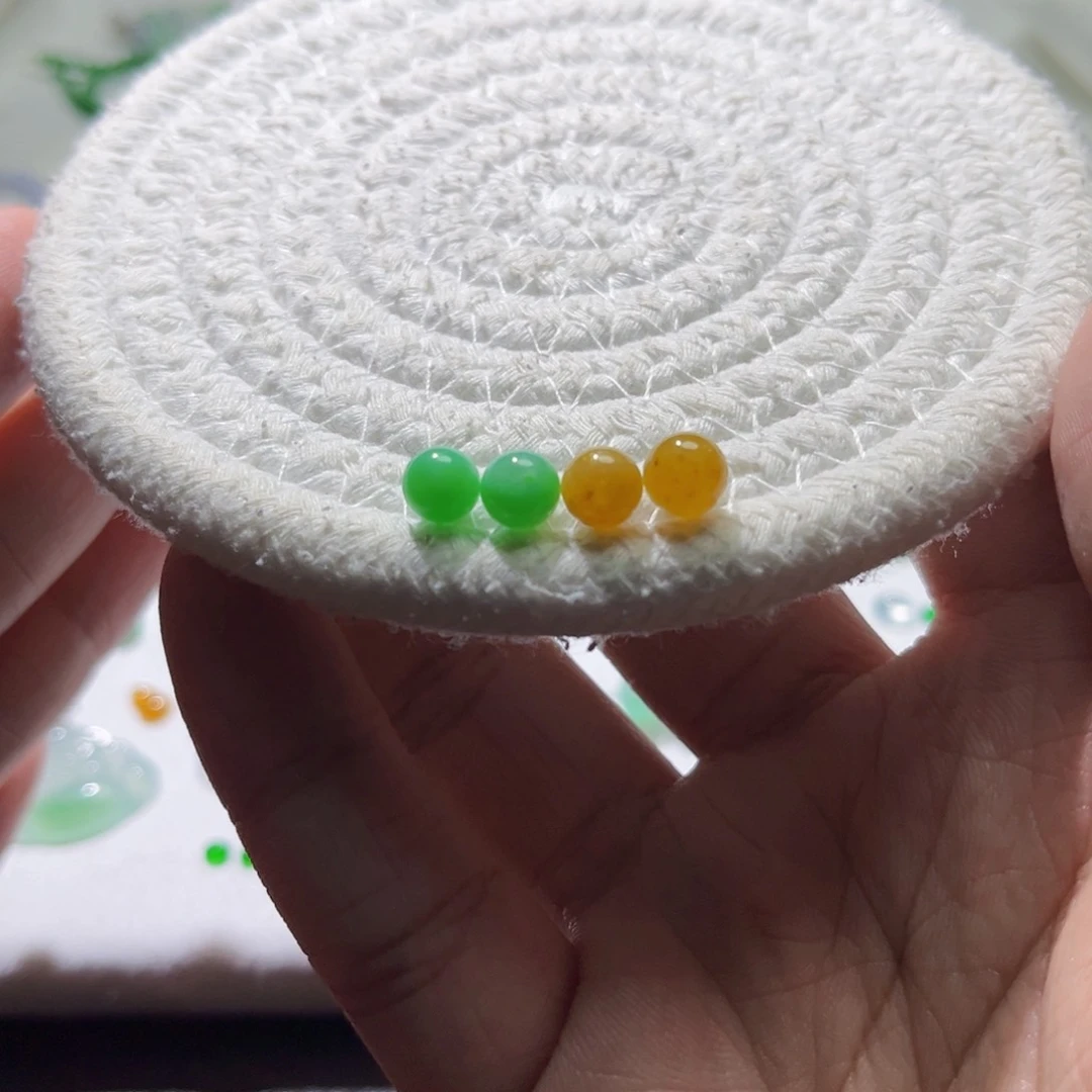 散珠翡翠裸石4颗6.8-7.1mm