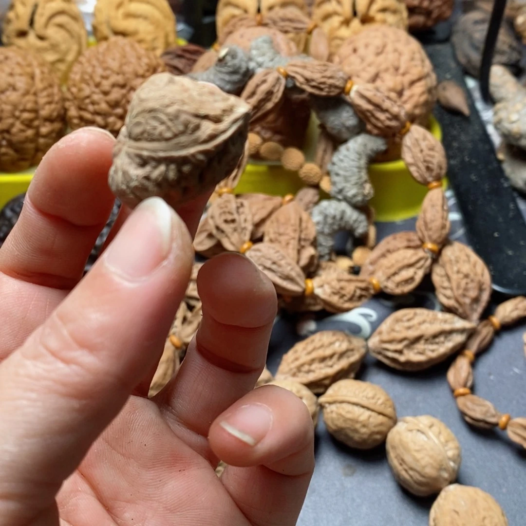 文玩核桃吊坠奥**T核桃68