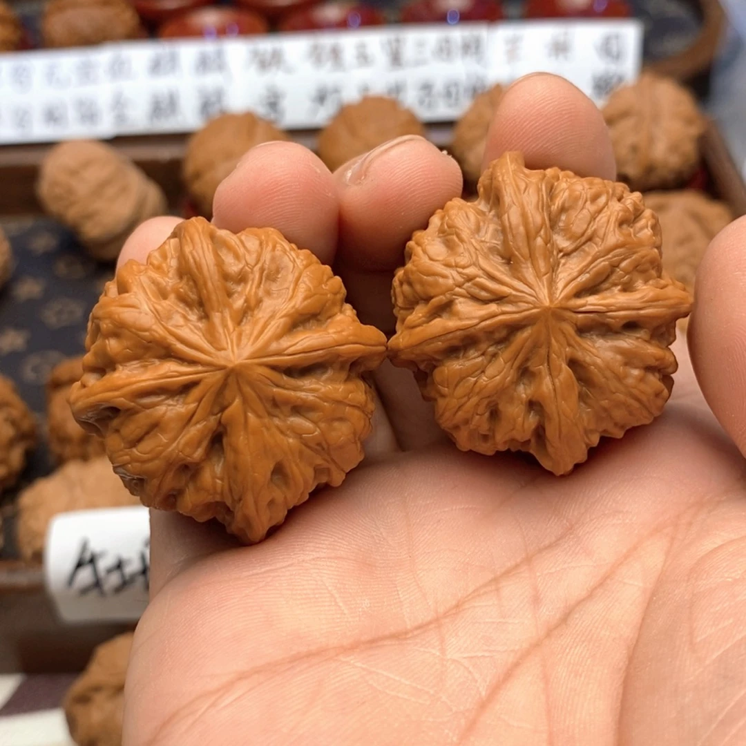 风***程文玩核桃吊坠40尺 全品平谷凹底正四棱 95
