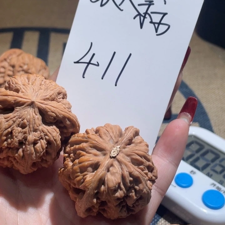 张***蒜吊坠文玩核桃粗筋