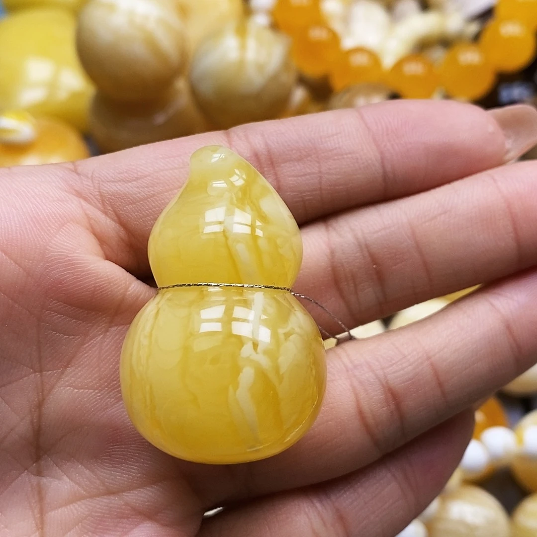 蜜蜡未镶嵌珠宝奇石