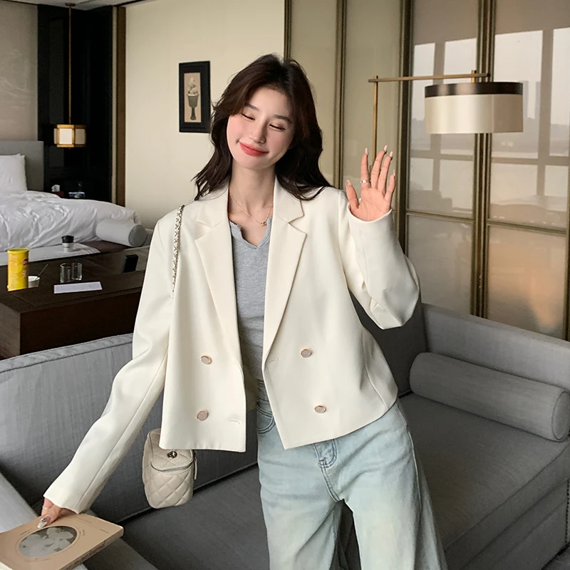 休闲白色小西装外套女春秋2025独特超火好看高级感炸街短款薄西服