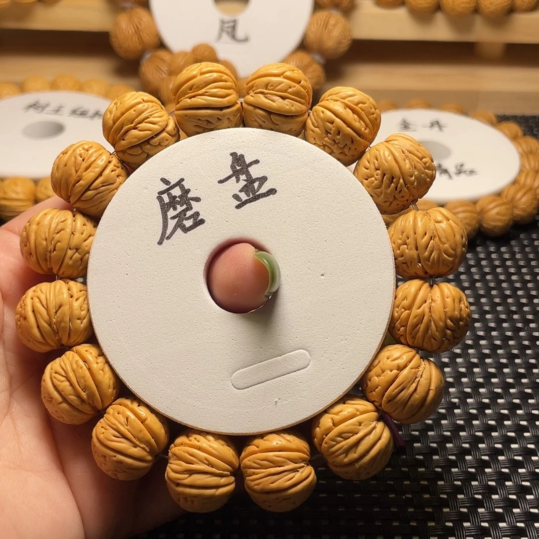 随***心桃木皮质规整度真高，！