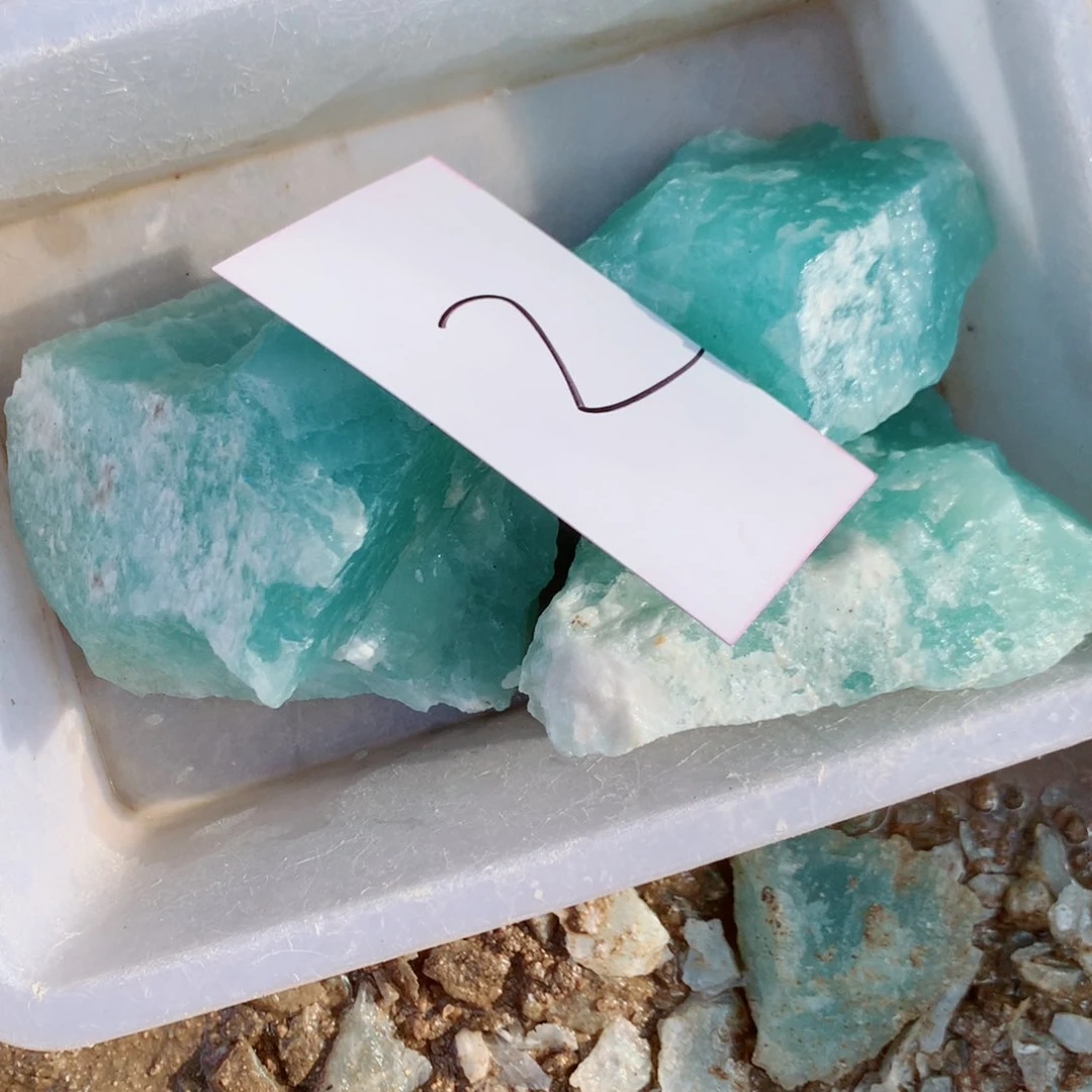 彭***东蛇纹石玉未镶嵌原石