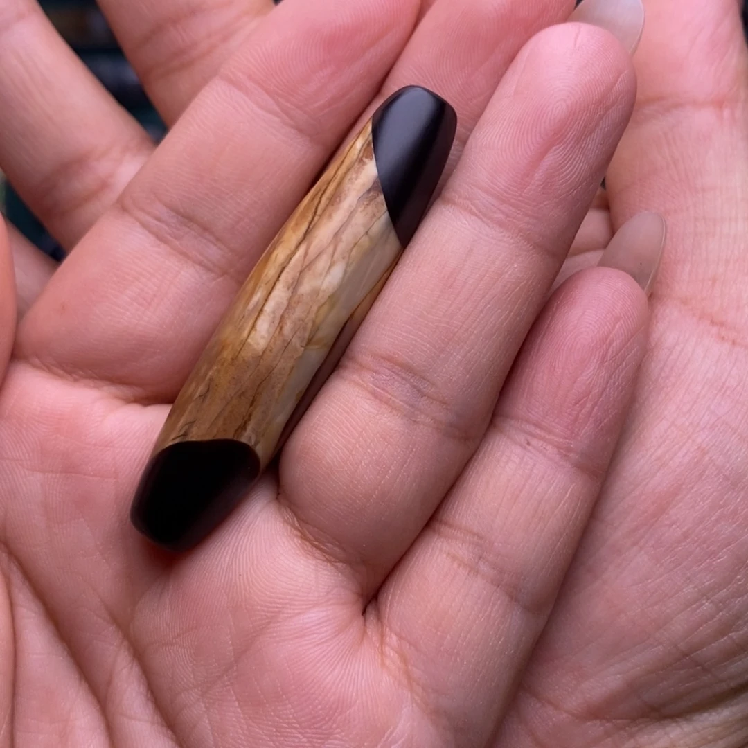 张***度玛瑙/玉髓颈饰未镶嵌